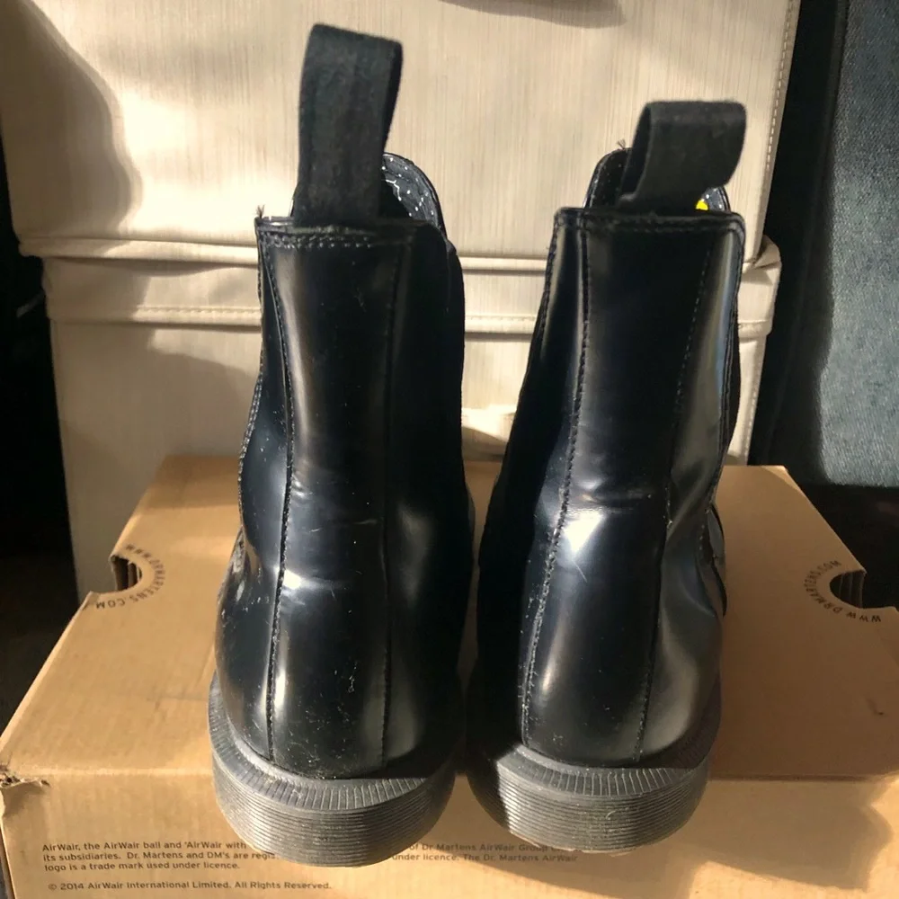 DR. MARTENS/DOC MARTENS Flora Chelsea Boot (Black Polished Smooth Leather) - Picture 8 of 8